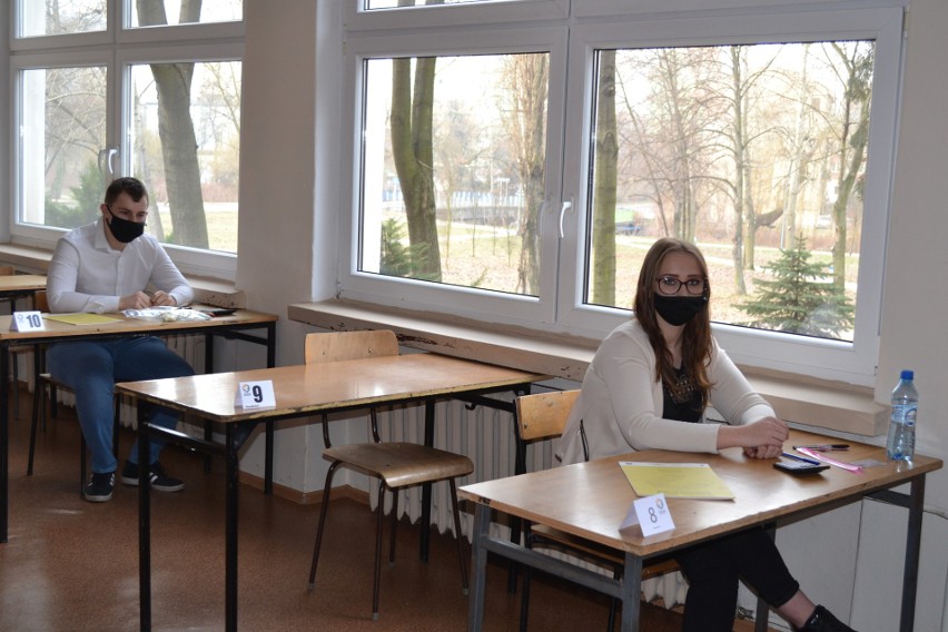 Uczniowie Technikum nr 6 w CKZiU w Sosnowcu pisali maturę...