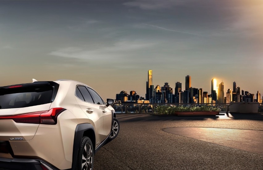 Lexus UX...