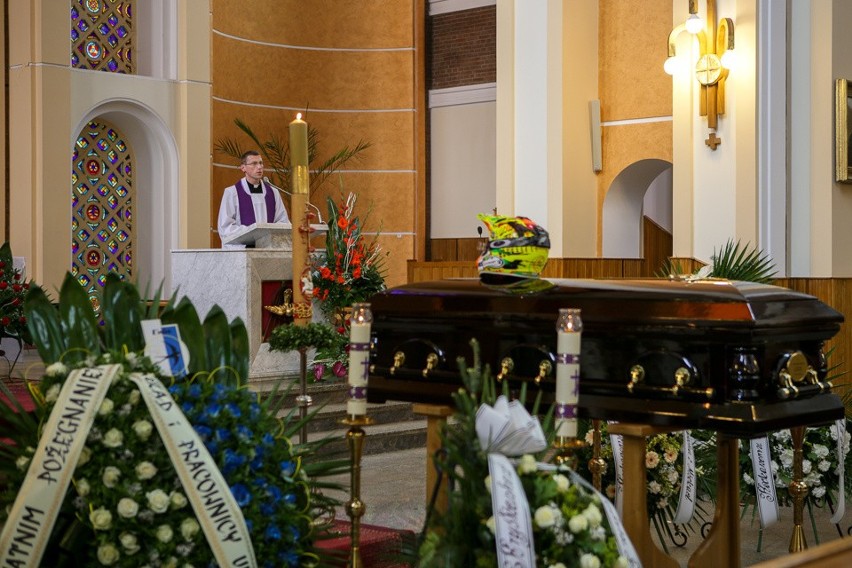 Pogrzeb Krystiana Rempały ZOBACZ ONLINE Kibice żużla ze Śląska pożegnali go w Tarnowie