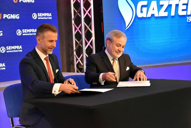 Od lewej: Przemysław Wacławski wiceprezes PGNiG ds. finansowych i Dan Brouillette Prezes Sempra Infrastructure.