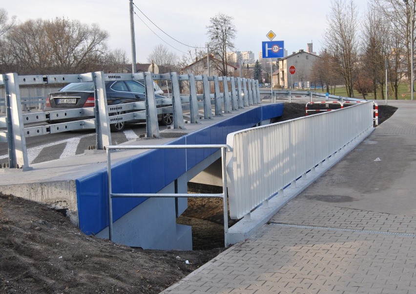 Nowy most przy ul. Szpitalnej w Chrzanowie ma kładki dla...