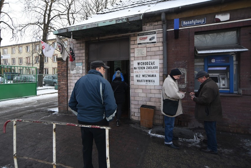 Strajk w kopalni Bobrek-Centrum w Bytomiu: Protestuje ponad 30 górników [ZDJĘCIA]