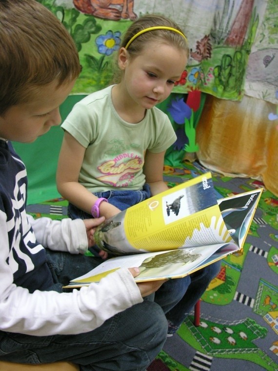 W ramach ubiegłorocznego projektu dzieci z przedszkola nr 6 w Brzegu miały m.in. spotkania z ornitologiem.