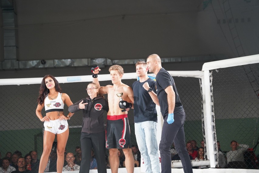 Podlaskie Ring Girls. Te dziewczyny rozgrzewają publikę na galach sportów walki w Białymstoku i regionie. Boks i MMA bez nich nie istnieją