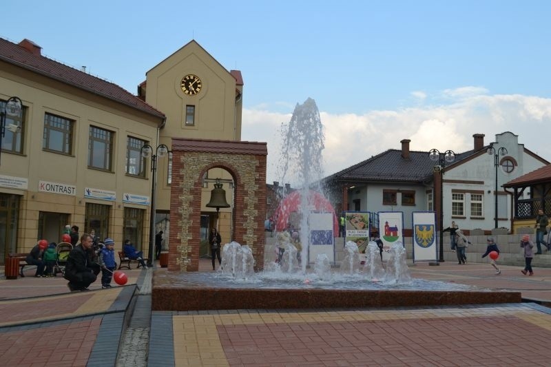 Modernizacja Roku 2013: Plac Farski w Lędzinach [ZDJĘCIA]