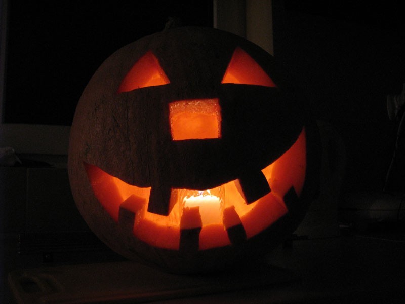Dynia wykonana na Halloween 2009 przez 5 letniego Kacpra...