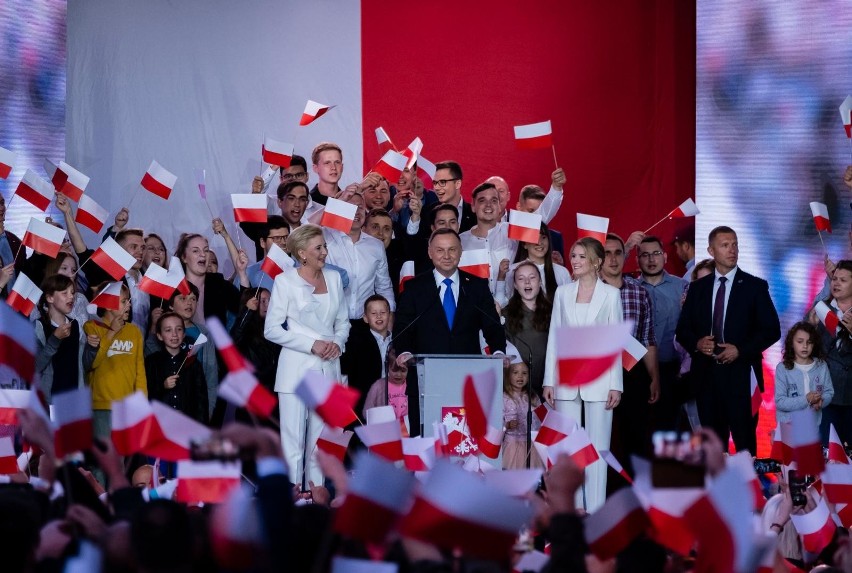 Oficjalne wyniki wyborów prezydenckich 2020. PKW: Wygrał Andrzej Duda, zdobył 51,03 proc. głosów. Rafał Trzaskowski otrzymał 48,97 proc.