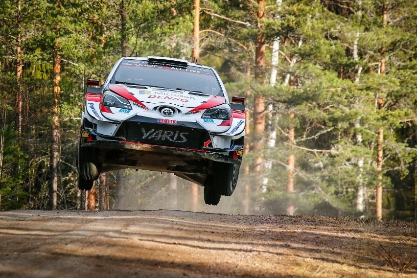 Elfyn Evans w swoim drugim starcie za kierownicą Toyoty...