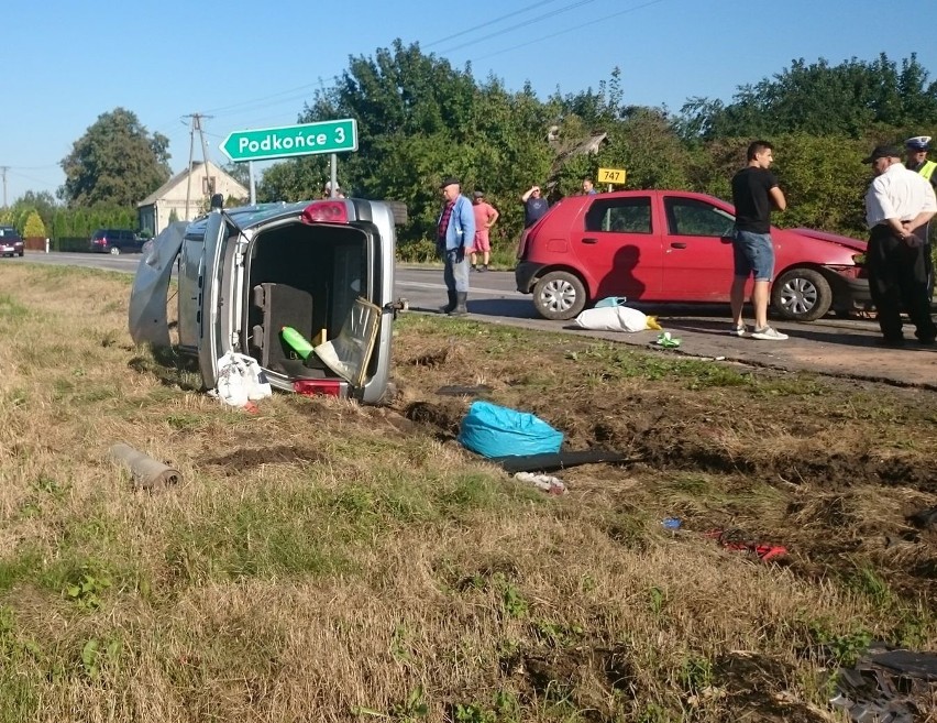 W Pasztowej Woli doszło do wypadku dwóch samochodów...