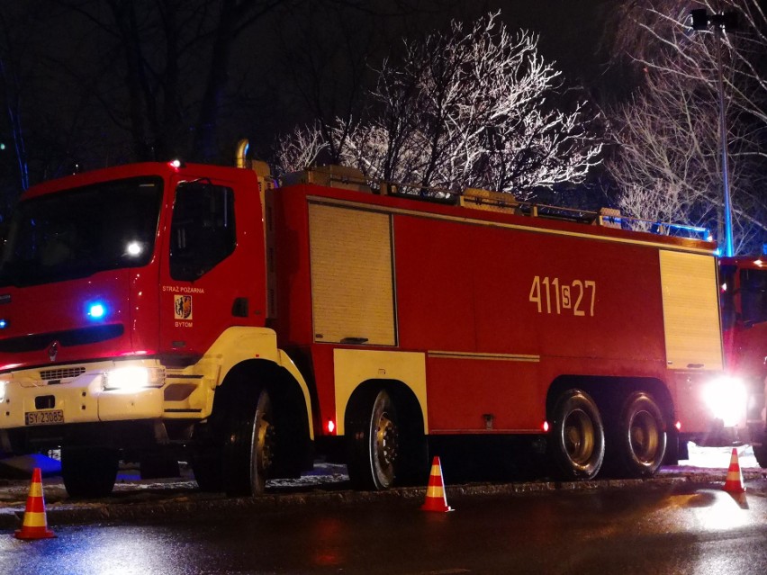 Pożar przy ulicy Siemianowickiej w Bytomiu. Na miejscu 4 zastępy strażackie ZDJĘCIA