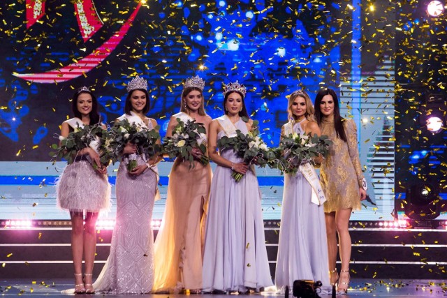 Gala finałowa Miss Polski 2018. Przejdź do galerii, żeby zobaczyć zdjęcia wszystkich kandydatek do tytułu Miss Polski 2018 --->
