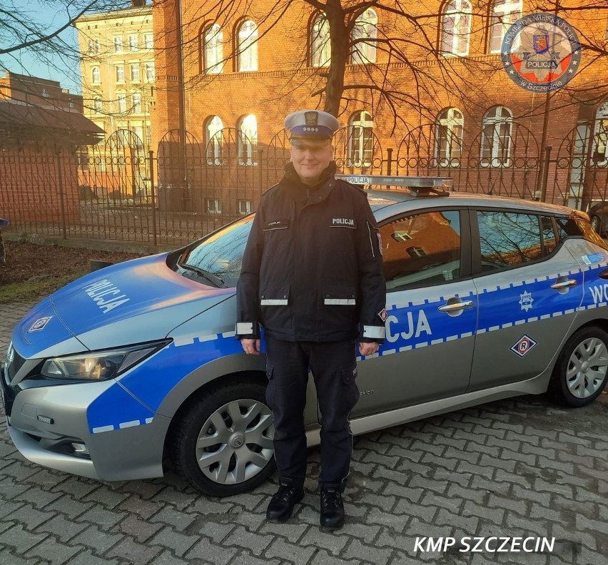 Niecodzienna interwencja szczecińskiego policjanta. Uratował życie nieprzytomnemu mężczyźnie