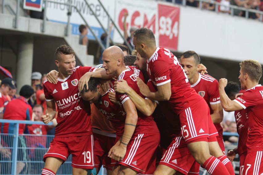 Piast Gliwice – Zagłębie Lubin 2:1. Trzecia z rzędu wygrana. W Gliwicach mają lidera! RELACJA, ZDJĘCIA