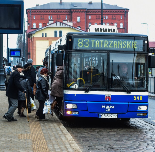20 stycznia 1961 roku Miejskie Przedsiębiorstwo Komunikacyjne uruchomiło po raz pierwszy stałą autobusową linię pośpieszną łączącą Bydgoszcz z Fordonem. Autobusy kursowały co godzinę od 4.30 do 22. Bilet w jedną stronę kosztował 4 złote.
