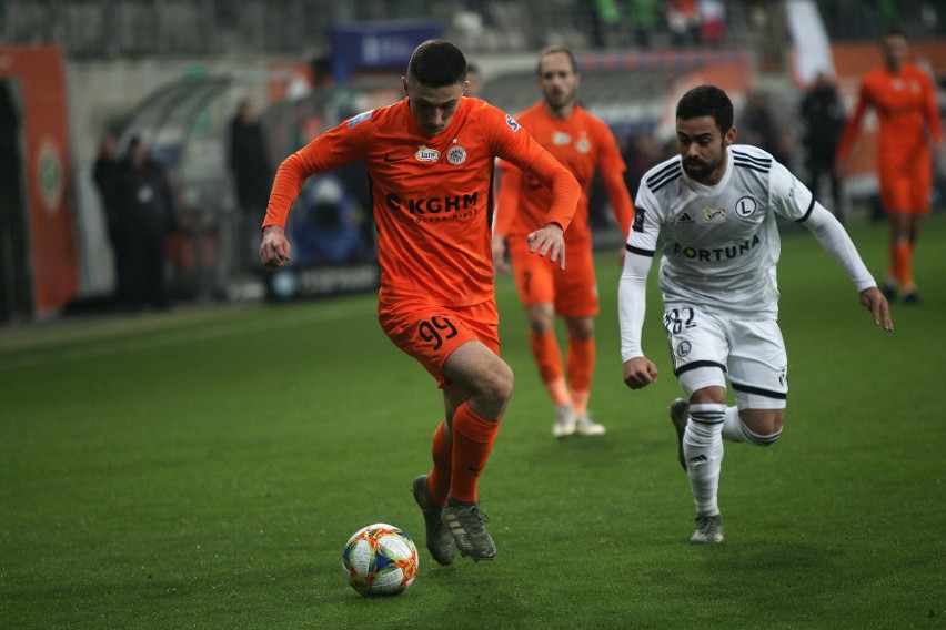 KGHM Zagłębie Lubin - Legia Warszawa 2:1. Zagłębie Lubin zatrzymało zwycięski marsz Legii Warszawa (wynik, skrót, bramki, relacja)