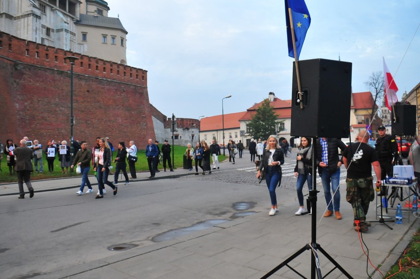 Kraków. Niecodzienny protest odbył się tuż u stóp Wawelu