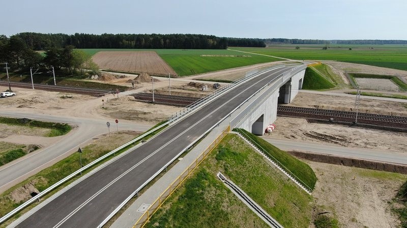 Budowa Rail Baltica. Nowe wiadukty na trasie Białystok-Czyżew..Porośl-Kije