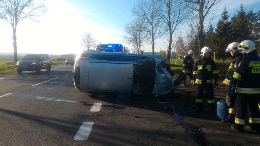 Około godz. 12 na drodze krajowej nr 6 w miejscowości...