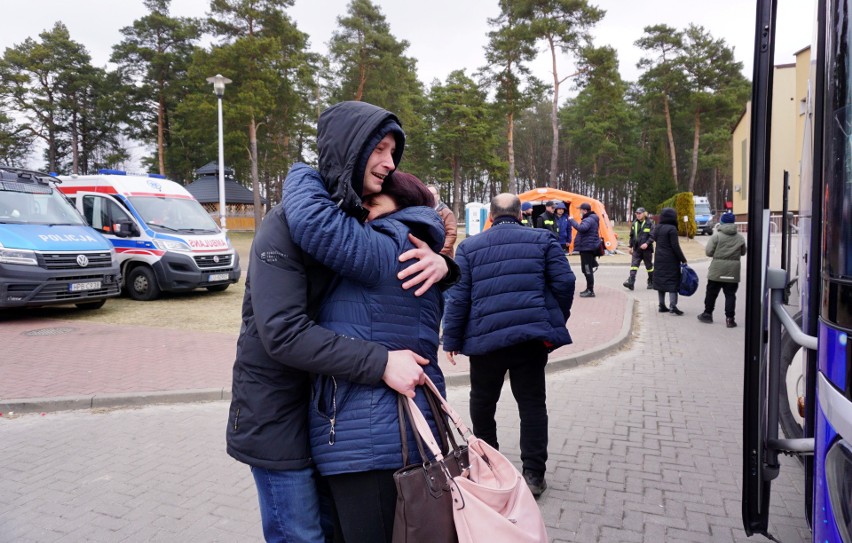 Lubycza Królewska. Punkt recepcyjny dla uchodźców z Ukrainy jest świadkiem wielu dramatów i wzruszeń. Zobacz zdjęcia