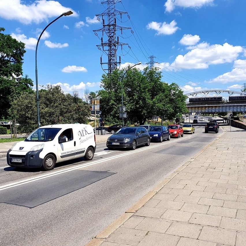 Most kolejowy nad Wisłą łączący Kazimierz i Zabłocie jest rozbierany. Będą kolejne utrudnienia w ruchu