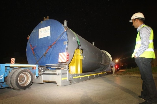 Gigantyczny transport utknął w Kielcach