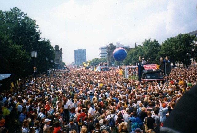 Love Parade w Berlinie było niegdyś największym plenerowym festiwalem muzyki klubowej w Europie.