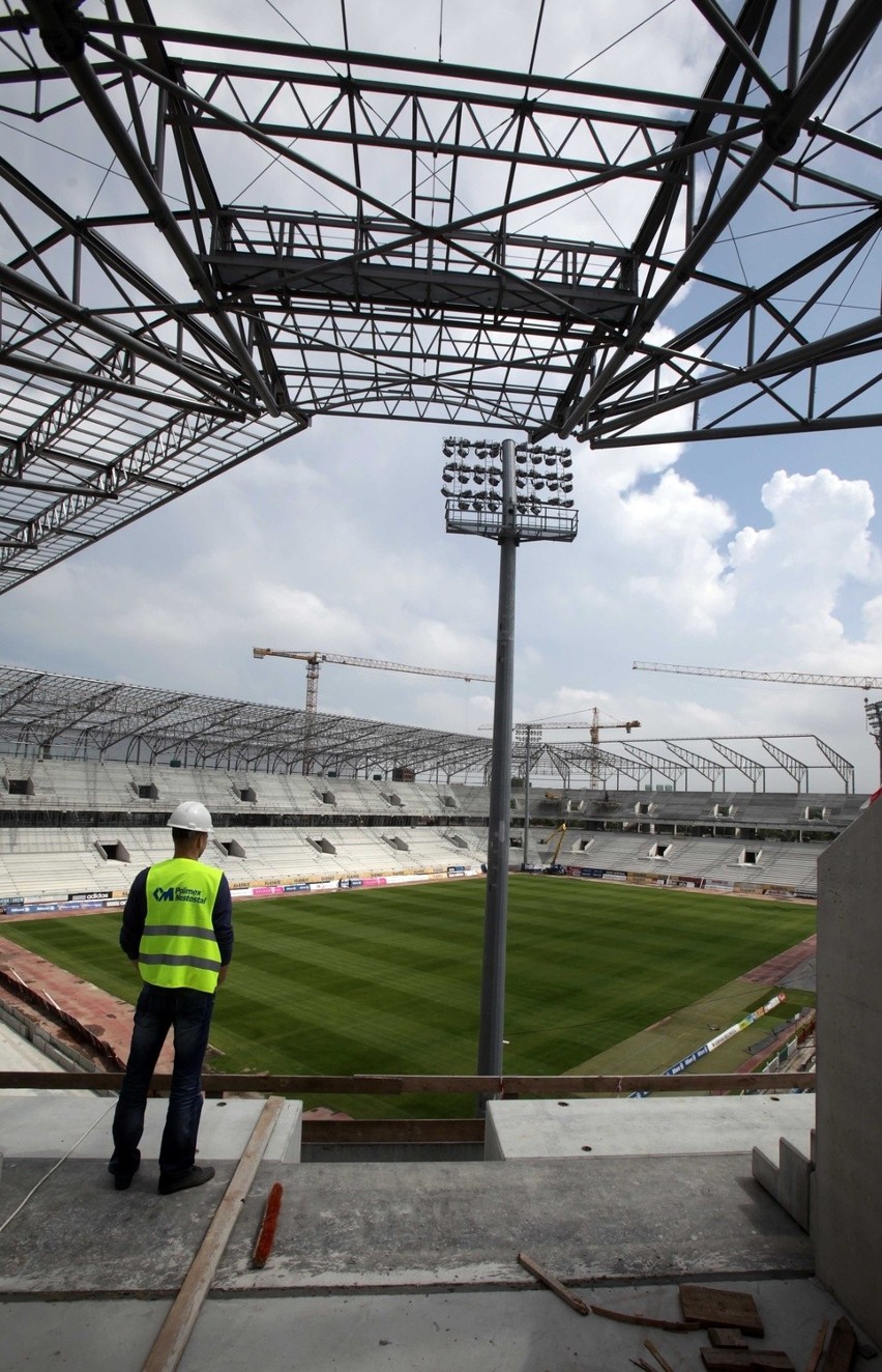 Stadion Górnika Zabrze: Praca na budowie wre! [ZDJĘCIA i WIDEO]