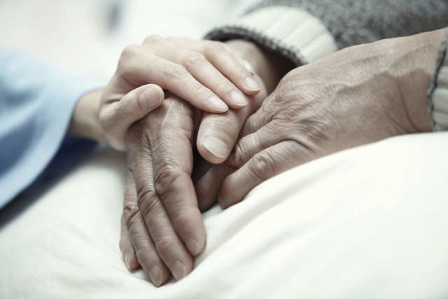 Im człowiek starszy, tym większe ryzyko, że może zachorować na Alzheimera - mówi dr Jacek Dobryniewski