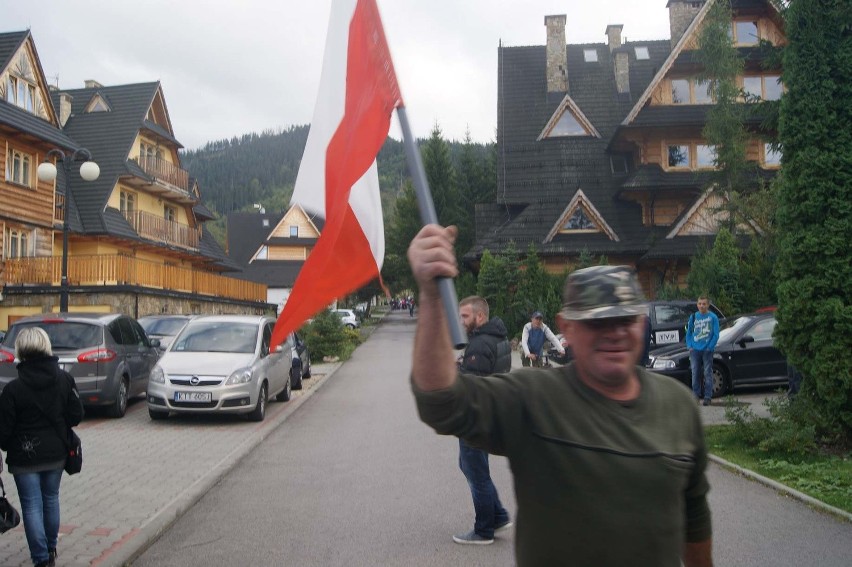 Kościelisko. Górale protestowali przeciwko sprowadzeniu imigrantów [ZDJĘCIA]