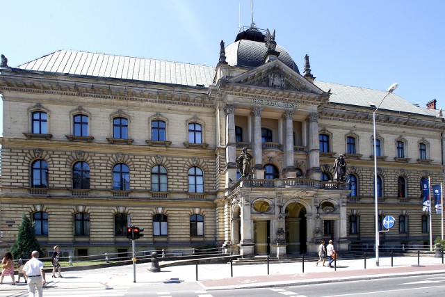 PKO BP chce sprzedać pałac w Szczecinie...W tym pałacu od zawsze swoje siedziby miały banki. Możliwe, że PKO BP, obecny właściciel - sprzeda budynek.