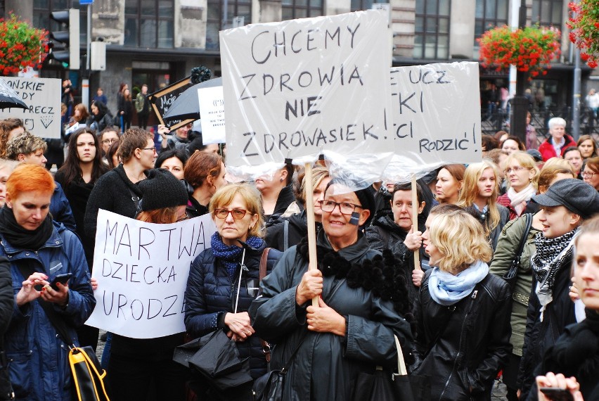 Czarny protest w Bytomiu ZDJĘCIA + WIDEO