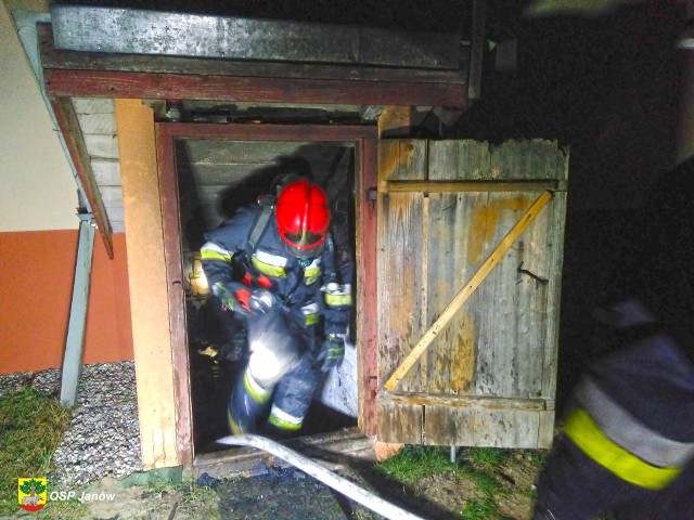 W poniedziałek po północy strażacy zostali zaalarmowani o pożarze sutereny.