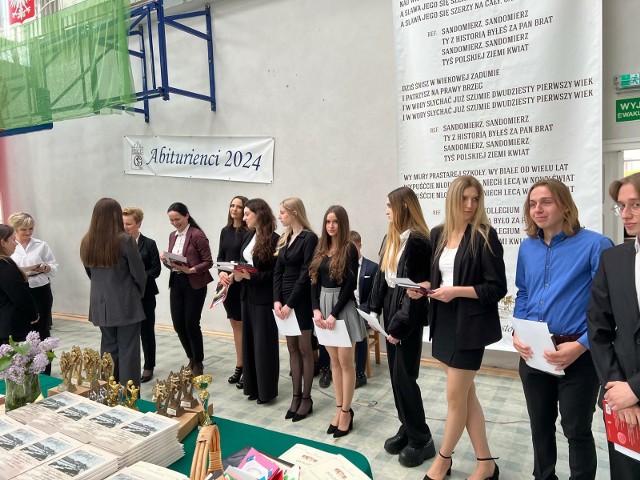 Maturzyści I Liceum Ogólnokształcącym Collegium Gostomianum w Sandomierzu zakończyli rok szkolny.