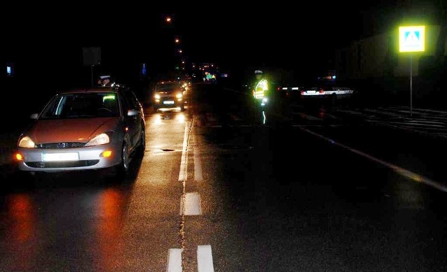 Na ulicy Gdańskiej w Bytowie kierująca samochodem marki ford potrąciła 51-letniego mężczyznę