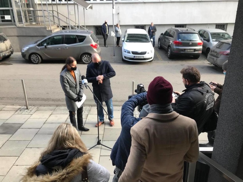 Europoseł apeluje do krakowskiej prokuratury, aby zajęła się sprawą tuszowania pedofilii w kościele
