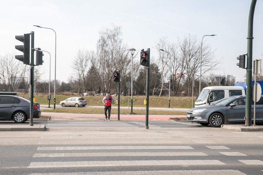 Kraków. Uwaga na korki! Nowa sygnalizacja świetlna przy ulicy Konopnickiej [ZDJĘCIA]