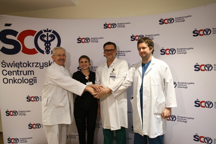 O sukcesie szpitala poinformowali profesor Stanisław Góźdź,...