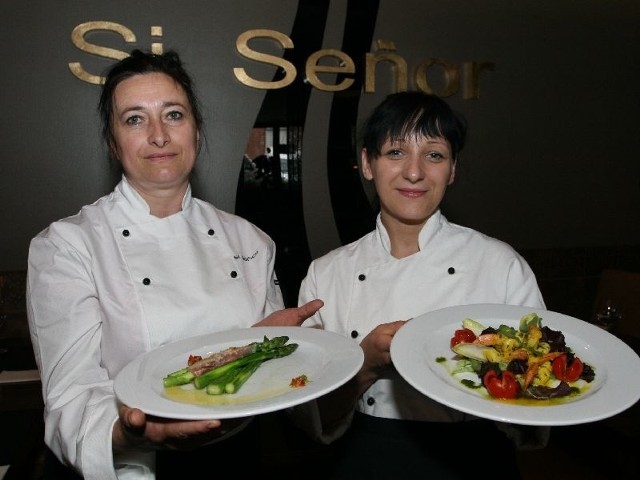 Agnieszka Kołodziejska i Mariola Boćkowska, kucharki restauracji Si Senor w Kielcach prezentują hiszpańskie przysmaki.