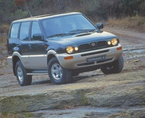 Fot. Nissan: W roku 1996 model poddano face liftingowi....