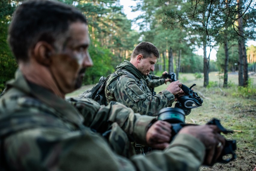 W ostatni piątek (6.03.2020) przed bramą 31. Wojskowego...