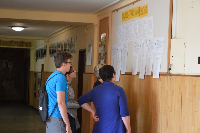 Wyniki naboru do szkół średnich w powiecie ostrowieckim. 66 uczniów nie dostało się żadnej szkoły. Są wolne miejsca - lista 