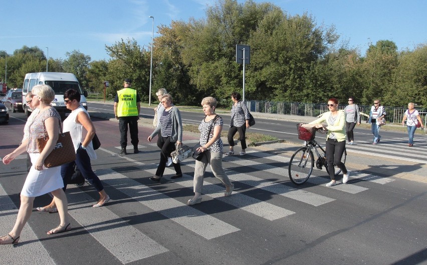 Radom. Akcja Straży Miejskiej na przejściu dla pieszych na...