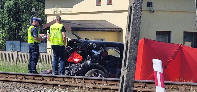 Do wypadku doszło na przejeździe kolejowym niedaleko Białego Boru