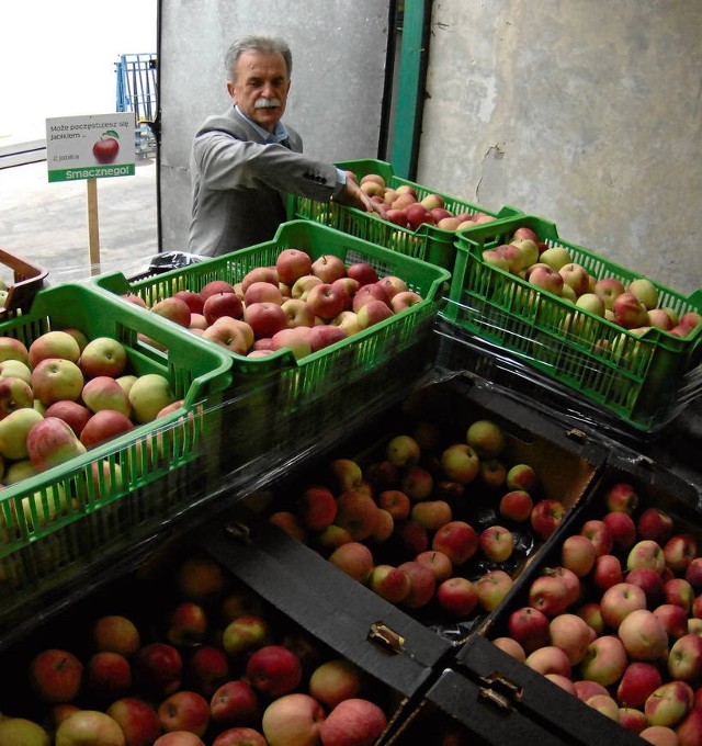 Nasi pracownicy mogą częstować się jabłkami. Codziennie wystawiamy prawie 600 kg – mówi Janusz Włodarczyk z Fakro