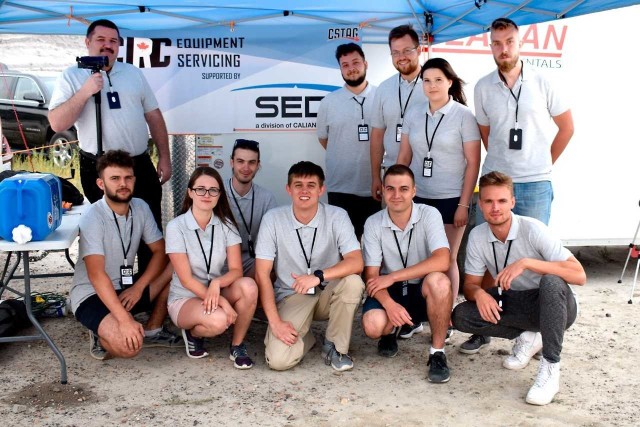 Analog łazika marsjańskiego Argo skonstruował zespół studentów w składzie: inż. Aneta Łukowska, Barbara Kuc, Piotr Tomaszuk, Igor Tylman, Paweł Rółkowski, Adam Buczyłowski, Jakub Czygier, Karol Haraburda, Paweł Straszyński, Kamil Kamieński i Michał Ostaszewski. W pracach wsparli ich również: Paweł Frejda, Damian Łapiński, Łukasz Ornowski, Łukasz Magnuszewski, Maciej Leszczyński oraz Maciej Ołdakowski. Nad całością projektu czuwał dr hab. inż. Kazimierz Dzierżek i mgr inż. Maciej Rećko.