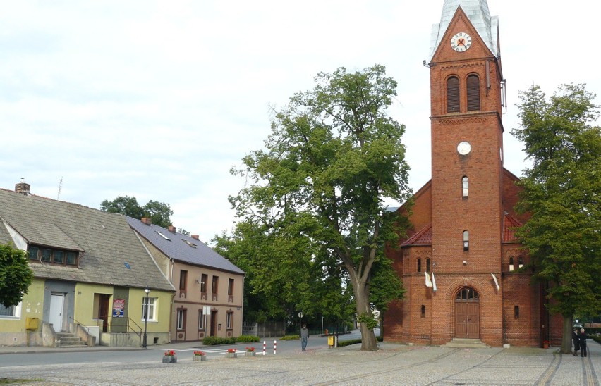 Budzyń – w gminie Budzyń, w powiecie chodzieskim, w...