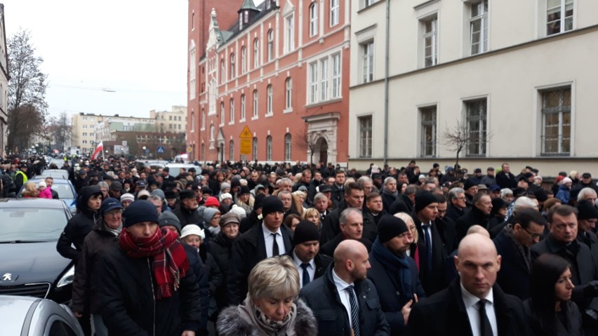 Pogrzeb Jolanty Szczypińskiej w Słupsku - ZDJĘCIA z...
