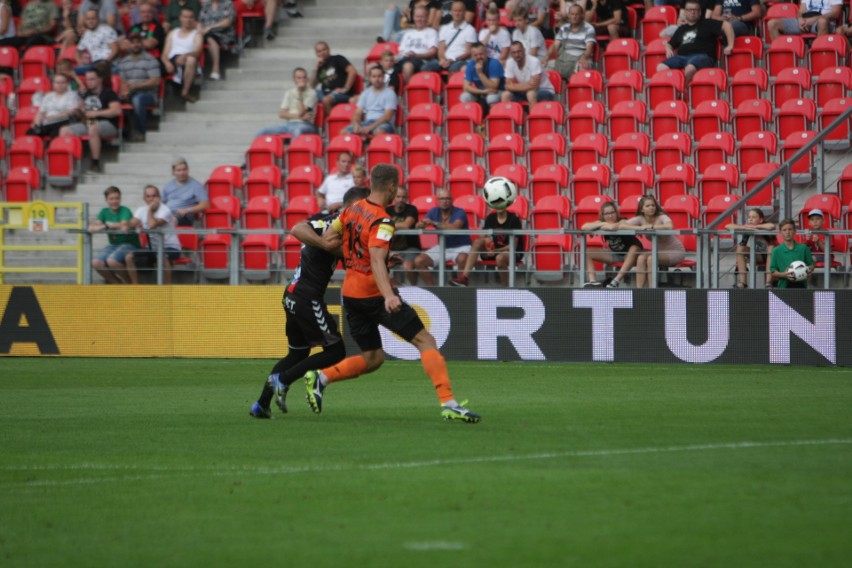 GKS Tychy - Chrobry Głogów 1:1. Zwycięstwo stracone w ostatniej minucie po rzucie karnym RELACJA, ZDJĘCIA, OPINIE