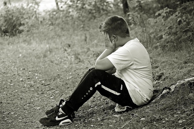 Aż 63,6 procent badanej młodzieży myślało, że ma depresję. A prawie połowa nastolatków (48,3 proc.) miała w życiu myśli samobójcze. Tylko 11,9 procent szukało pomocy.To wyniki badań prowadzonych przez Urząd Miejski w Nowej Soli w 2019 roku.