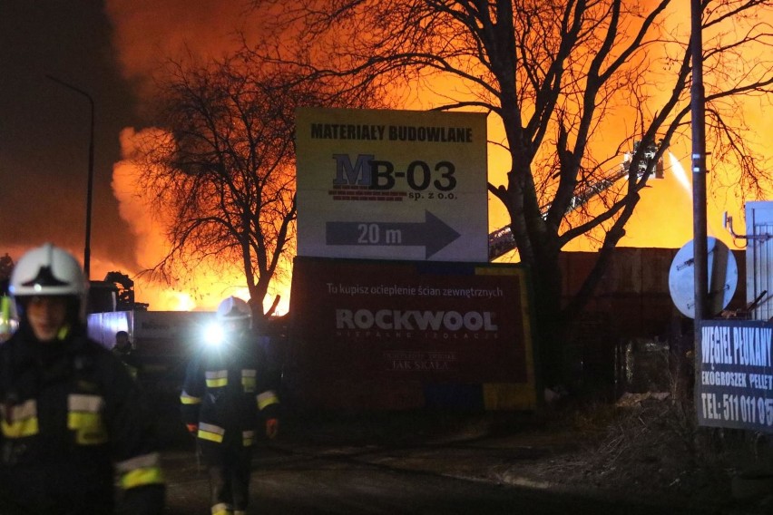 Pożar na wysypisku wybuchł w niedzielę, 16 grudnia 2018